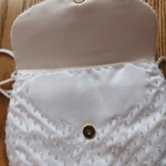 Ivory ecru beaded purse - Picture 5 of 6